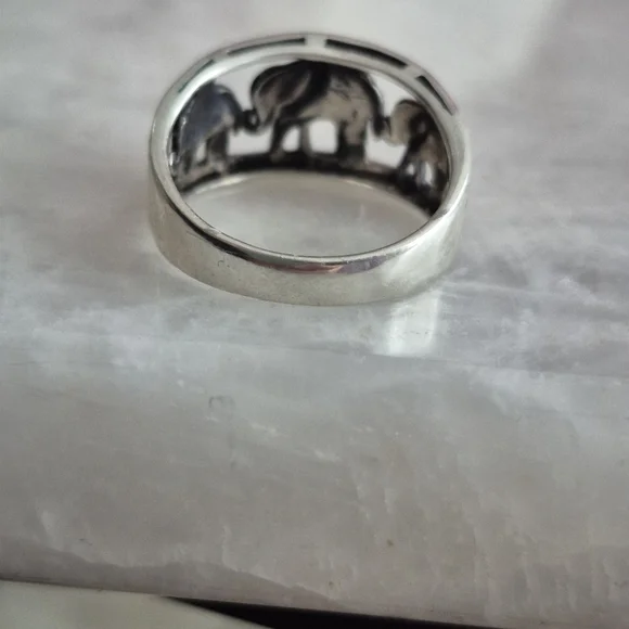 Silver Ring - Picture 4 of 4